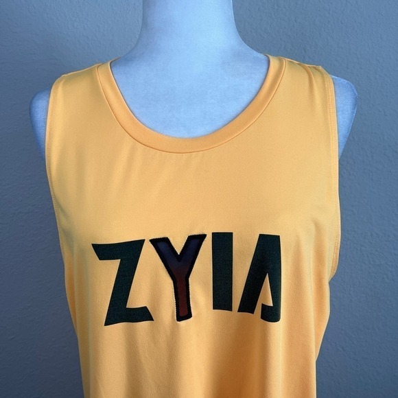Zyia Yellow Muscle Tank Top Women's L Logo Activewear Workout Gym Comfort Run - Picture 2 of 7